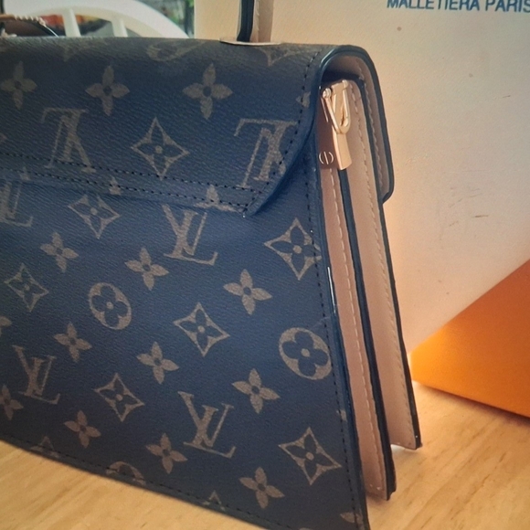 Louis Vuitton Blue Monogram Canvas and Tan Accent Shoulder Bag - Picture 9 of 9